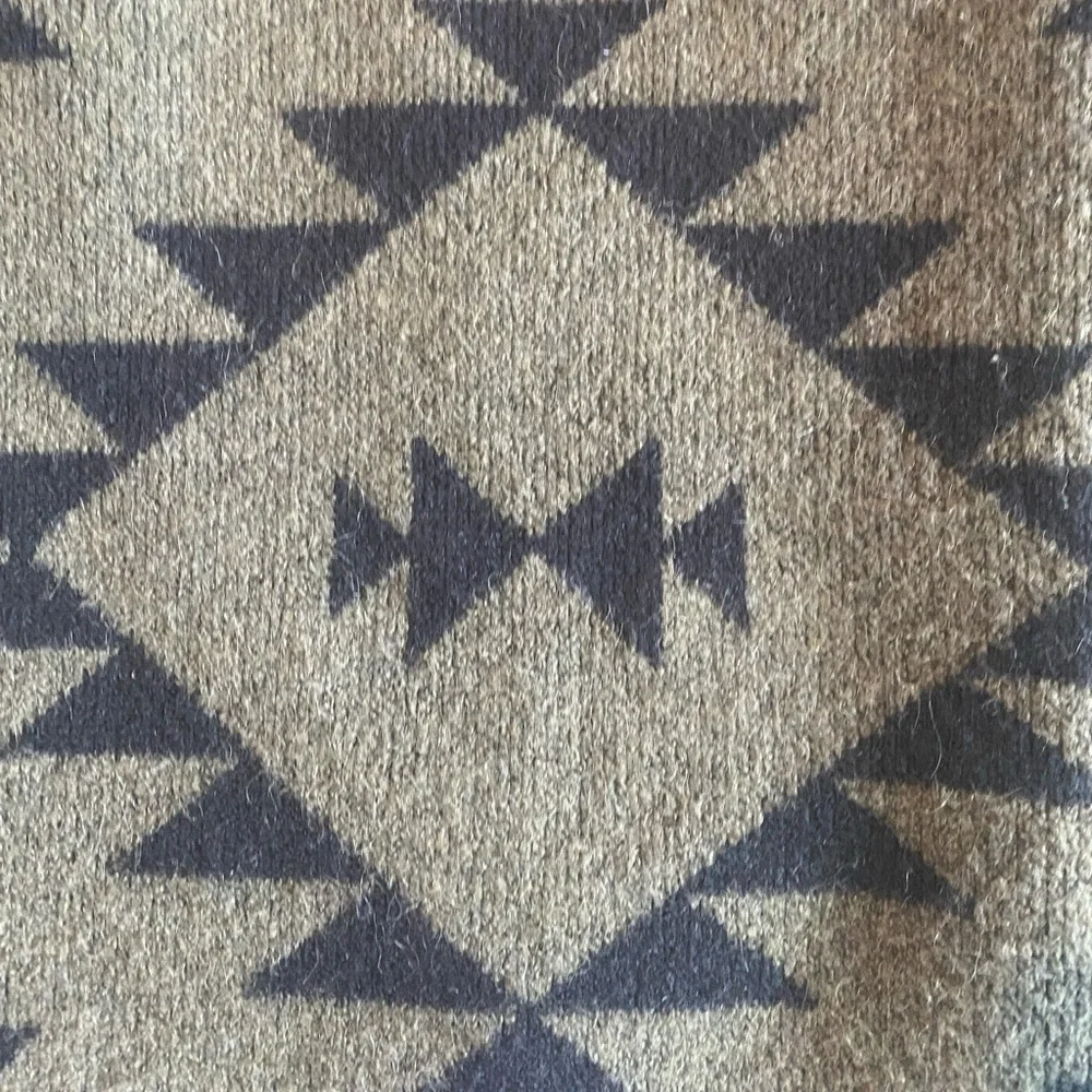 Frye Women's The Cozy Cardigan Olive Green Black
Southwest Aztec Western Size M - Picture 9 of 11